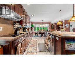 Foyer - 10106 Dixie Road E, Elizabethtown Kitley, ON K0E1A0 Photo 16