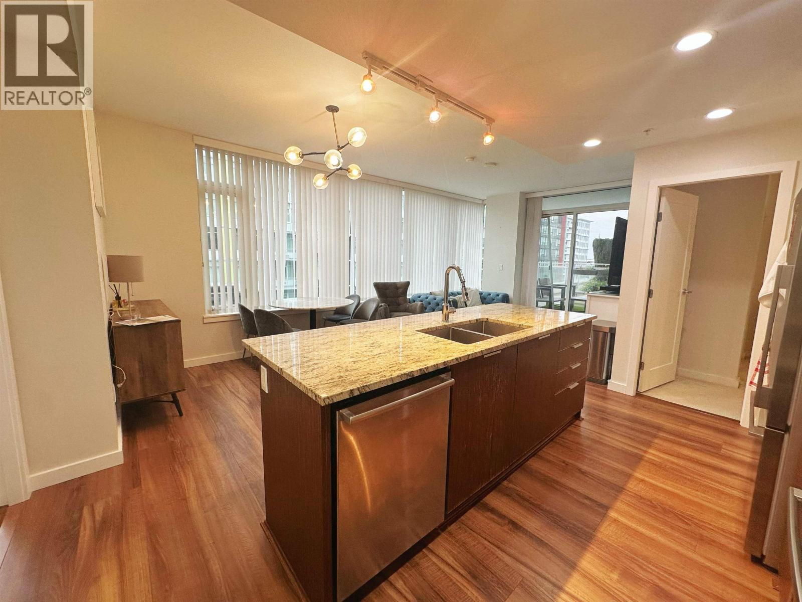 1005 8688 HAZELBRIDGE WAY, Richmond