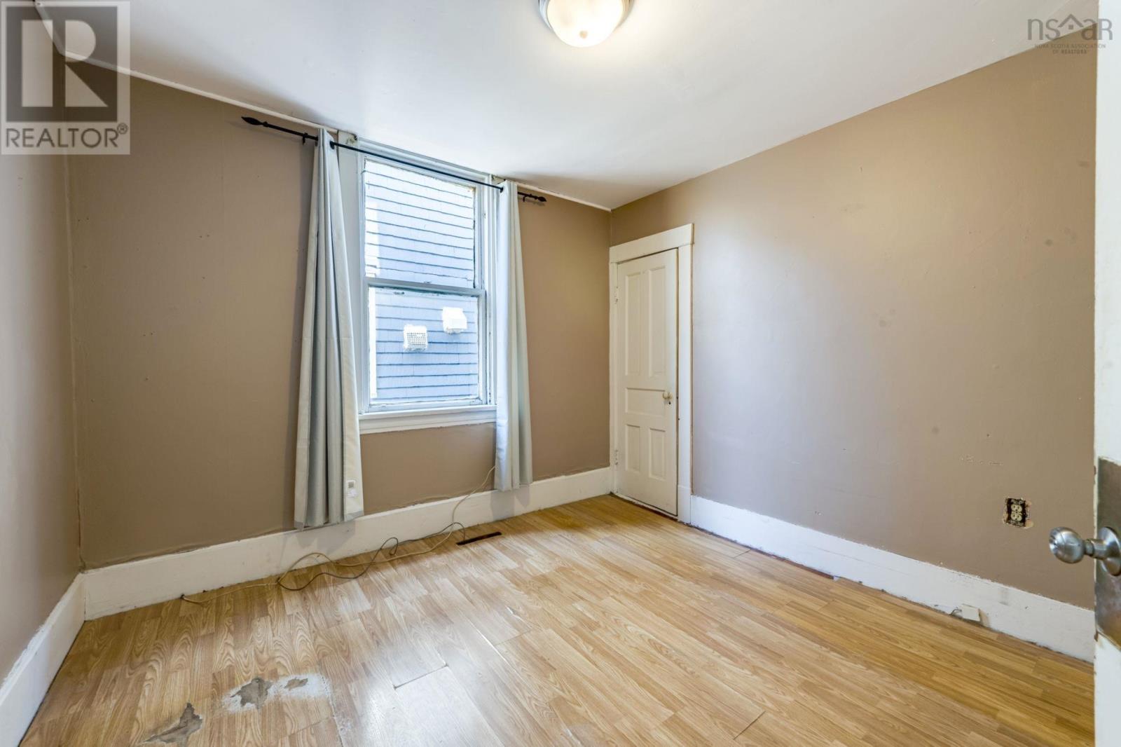2627/2629 Fuller Terrace - 29