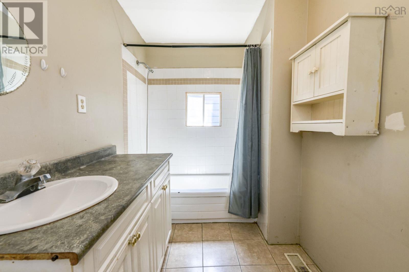2627/2629 Fuller Terrace - 33