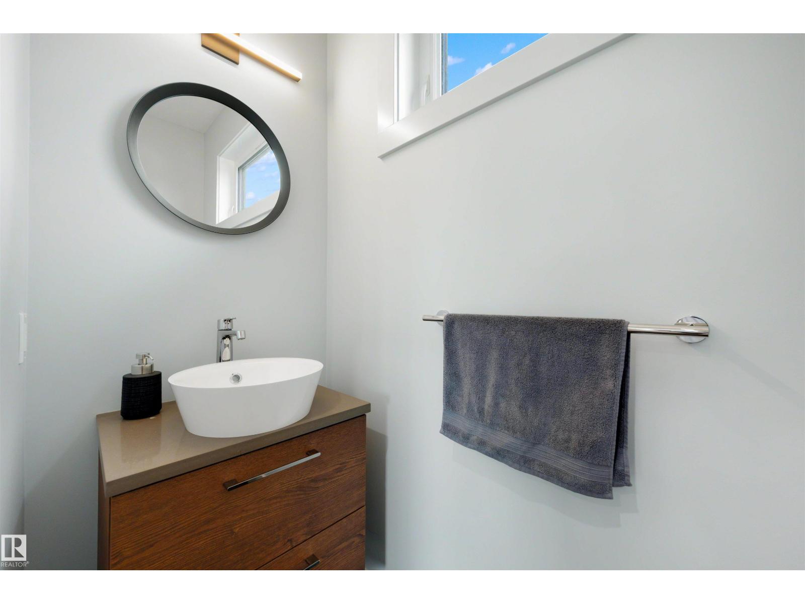 7814 142 ST NW - 41