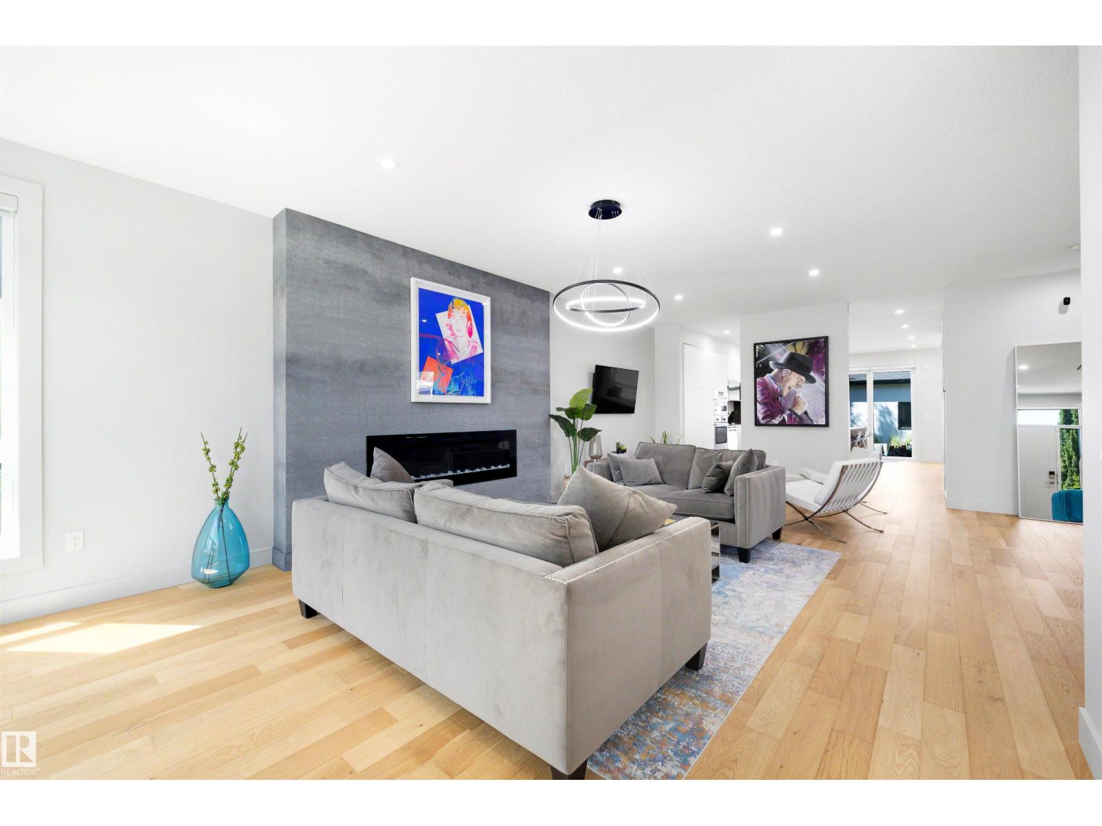 7814 142 ST NW - 12