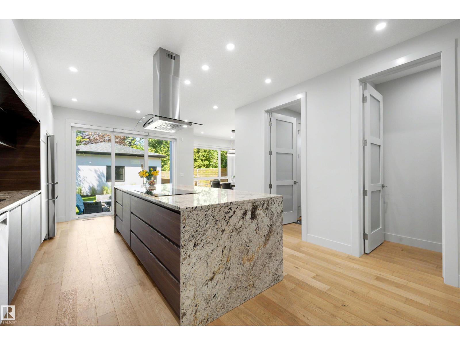 7814 142 ST NW - 18