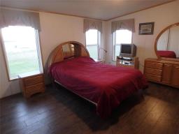 1 Miss Ellie's Drive W, Lake Manitoba Narrows, MB R0C2K0 Photo 18
