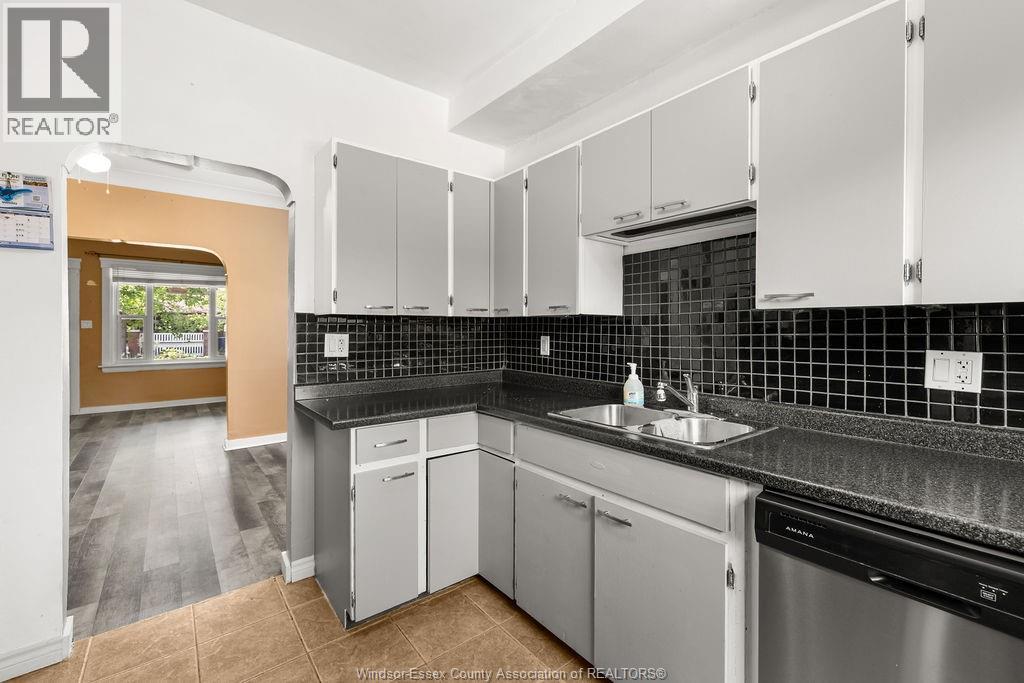 1274 WINDERMERE - Image 12