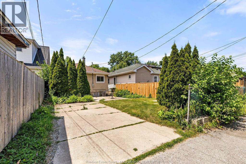 1274 WINDERMERE - Image 19