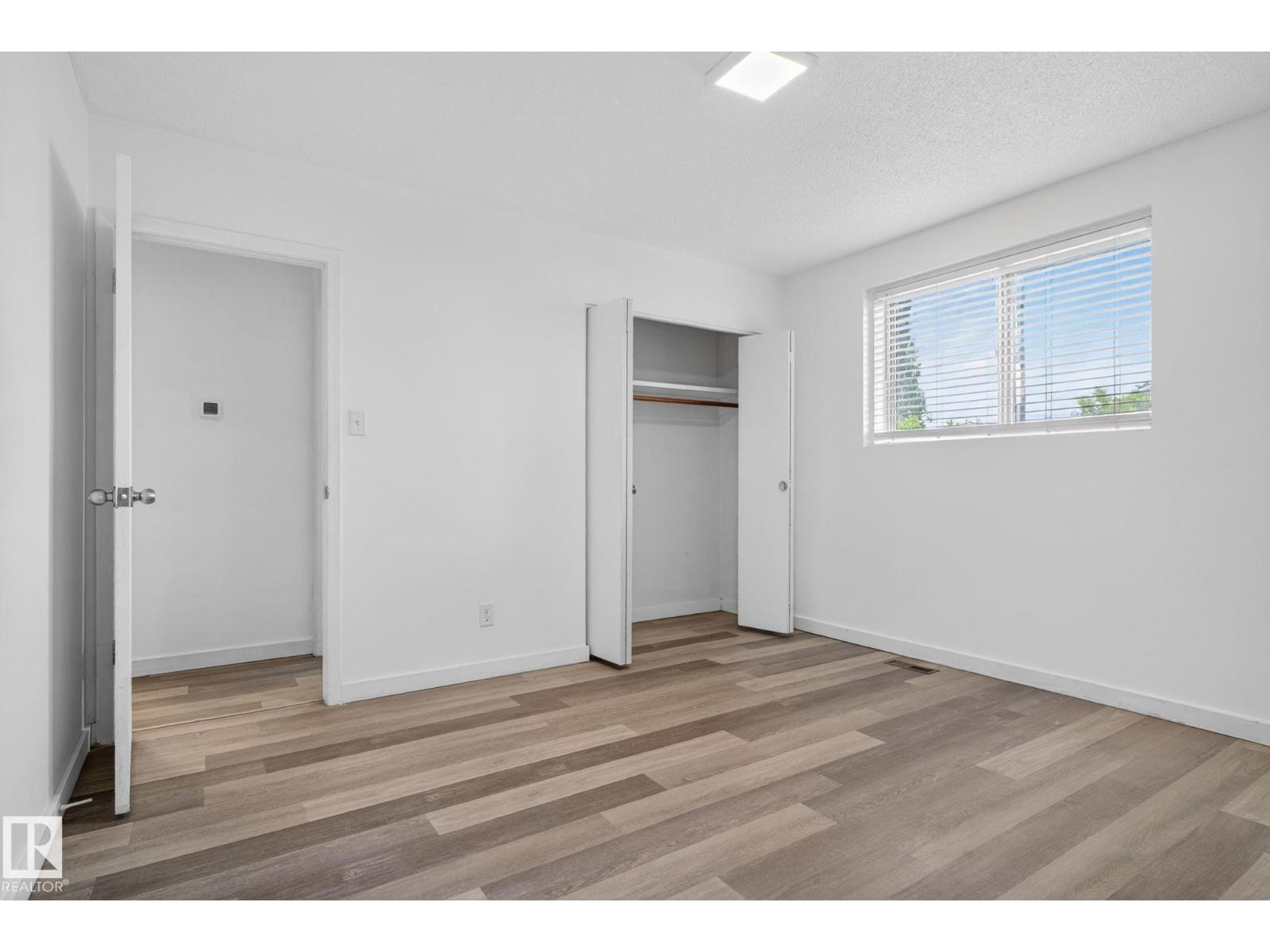 6203 122 AV NW - 16