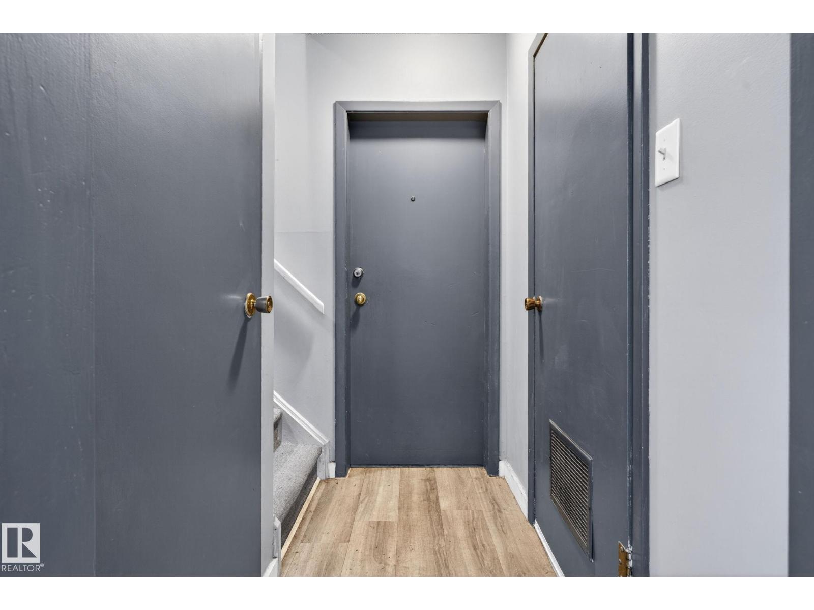 6203 122 AV NW - 33