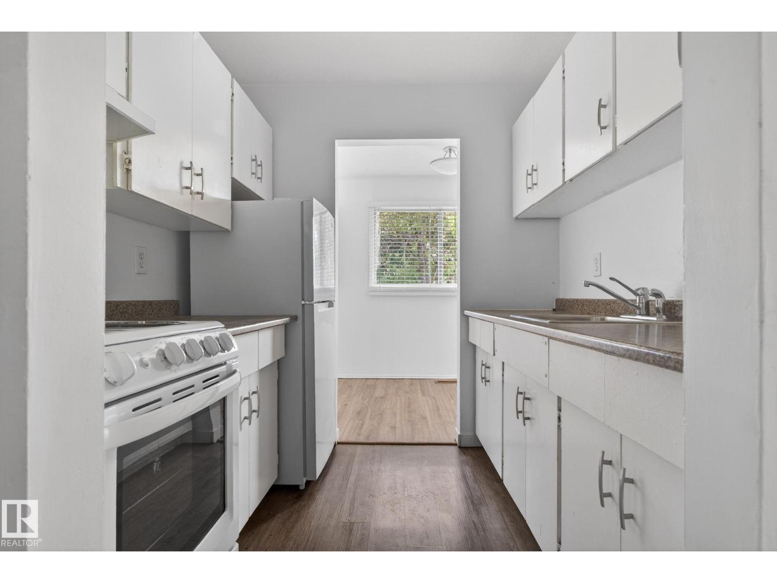 6203 122 AV NW - 47