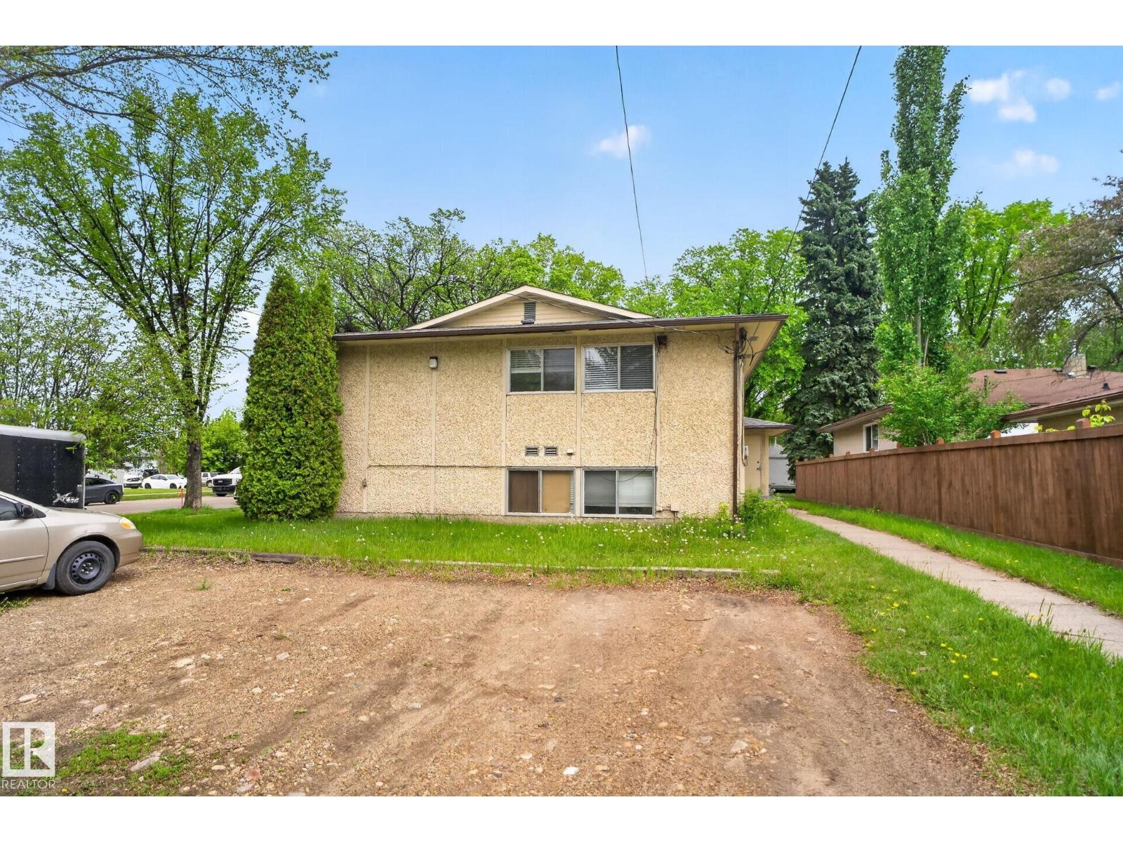 6203 122 AV NW - 52
