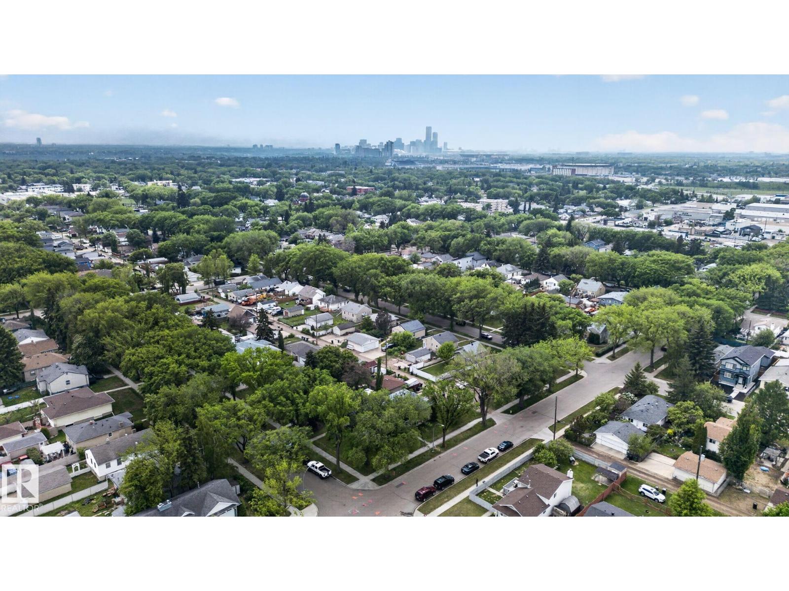 6203 122 AV NW - 57