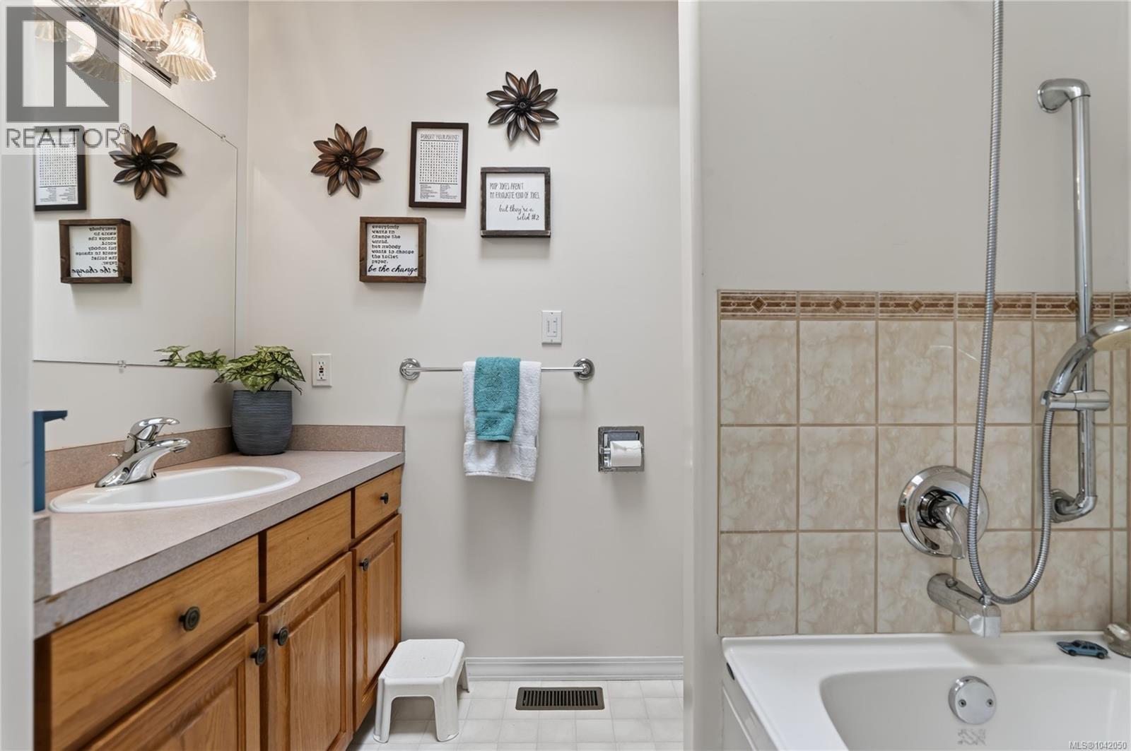 4269 Wellington Ave - 12