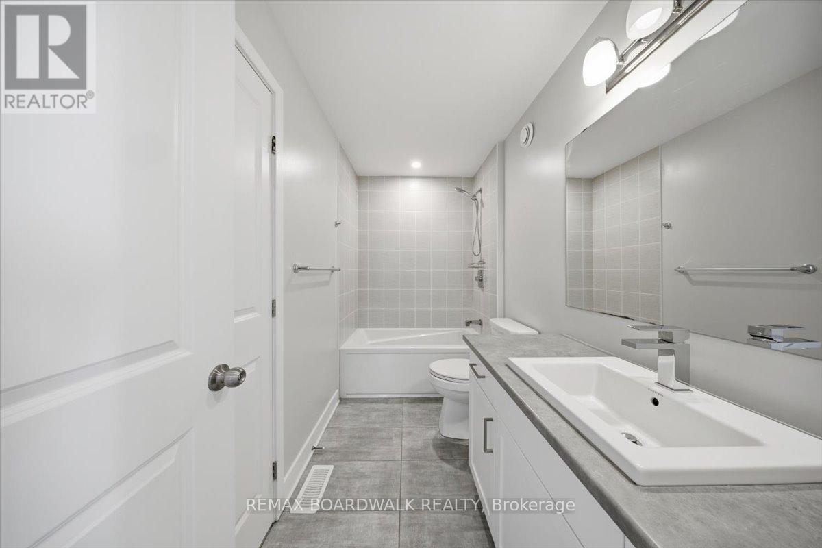 3 Bed, 4 Bath House for Rent in Ottawa – 54 THUNDERBOLT STREET, Ottawa – MLS# X13530022 - Image 22