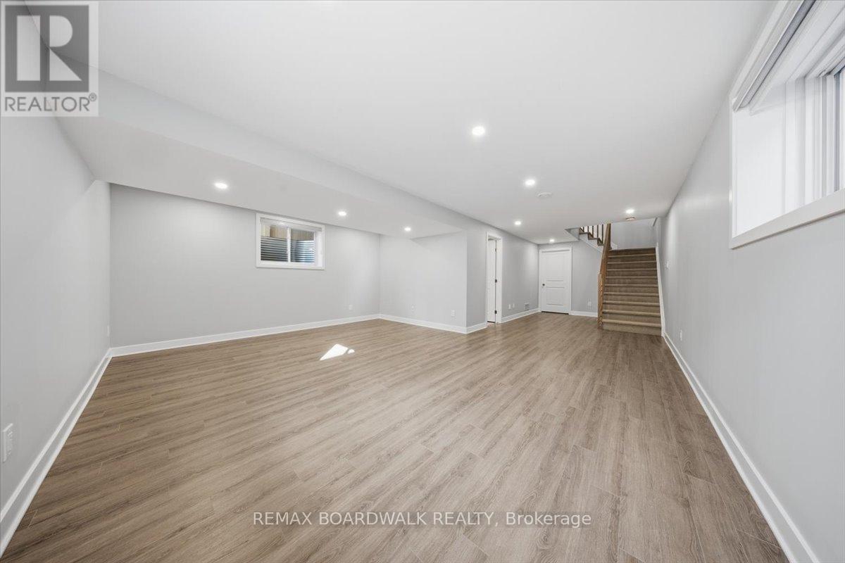 3 Bed, 4 Bath House for Rent in Ottawa – 54 THUNDERBOLT STREET, Ottawa – MLS# X13530022 - Image 24