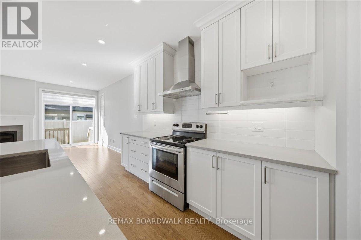 3 Bed, 4 Bath House for Rent in Ottawa – 54 THUNDERBOLT STREET, Ottawa – MLS# X13530022 - Image 9