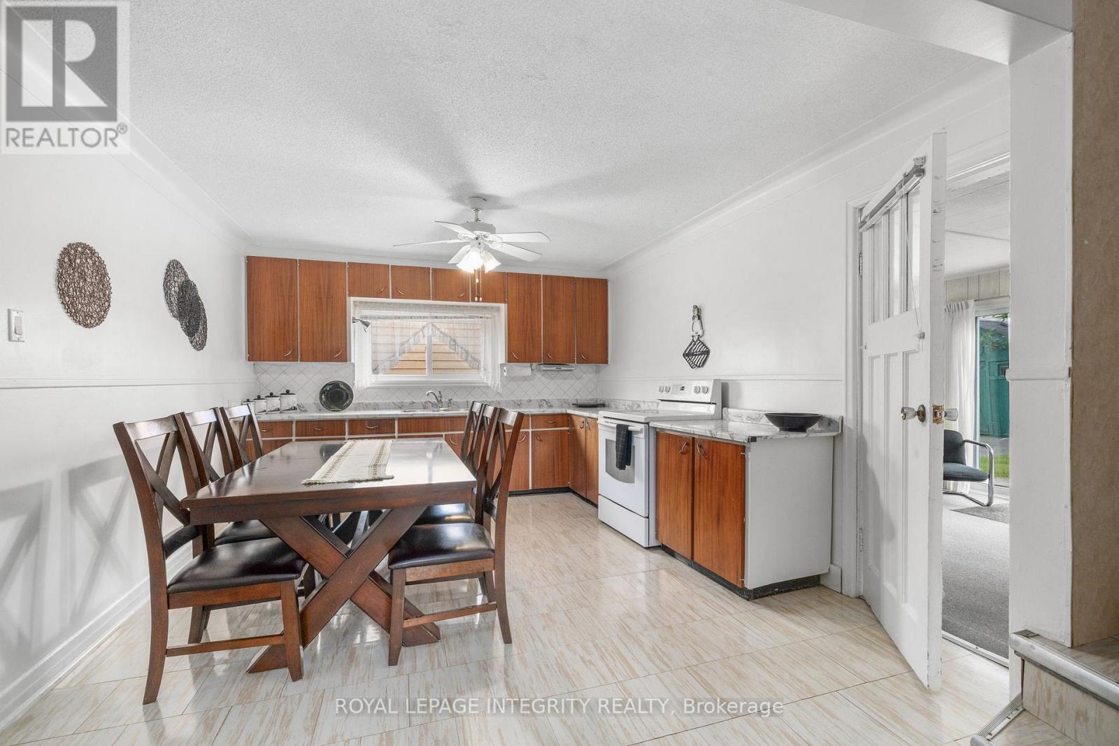 1081 KENASTON STREET - 20