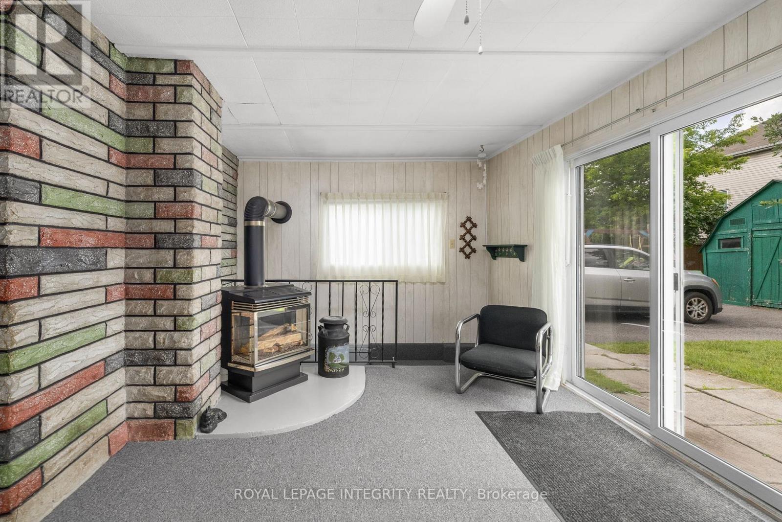 1081 KENASTON STREET - 32