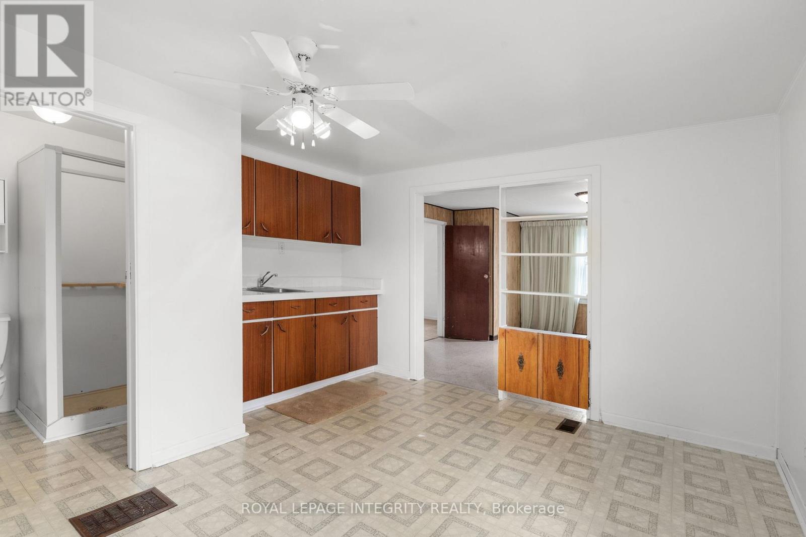 1081 KENASTON STREET - 46