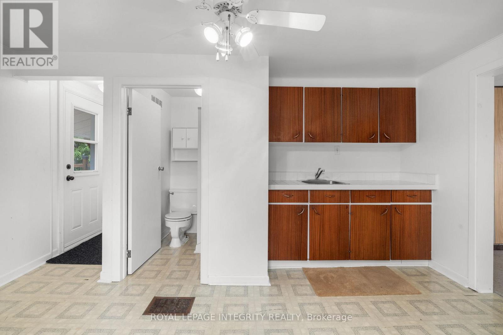 1081 KENASTON STREET - 47