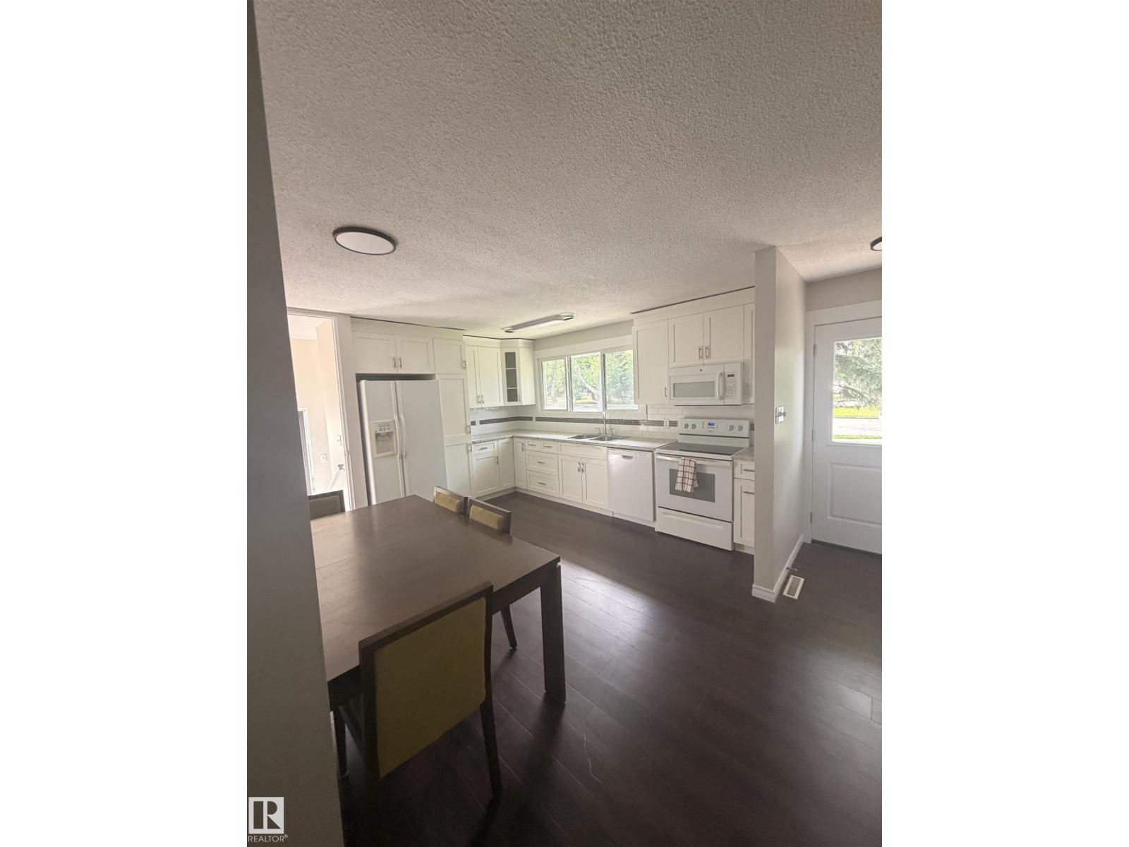 8 SAVOY PL — photo 20
