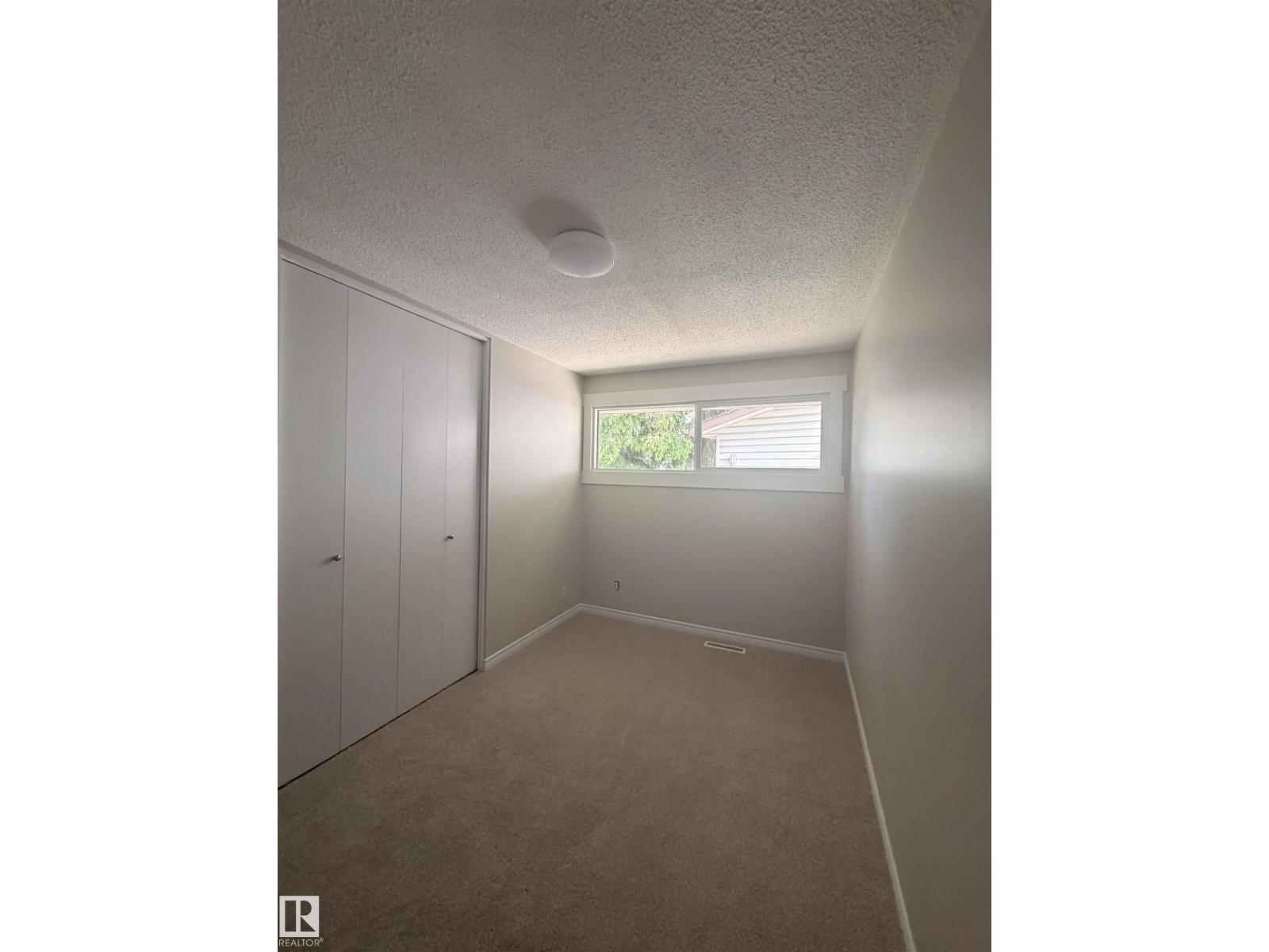 8 SAVOY PL — photo 26