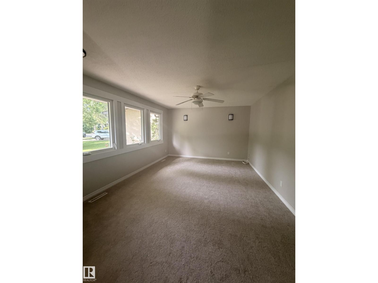 8 SAVOY PL — photo 28