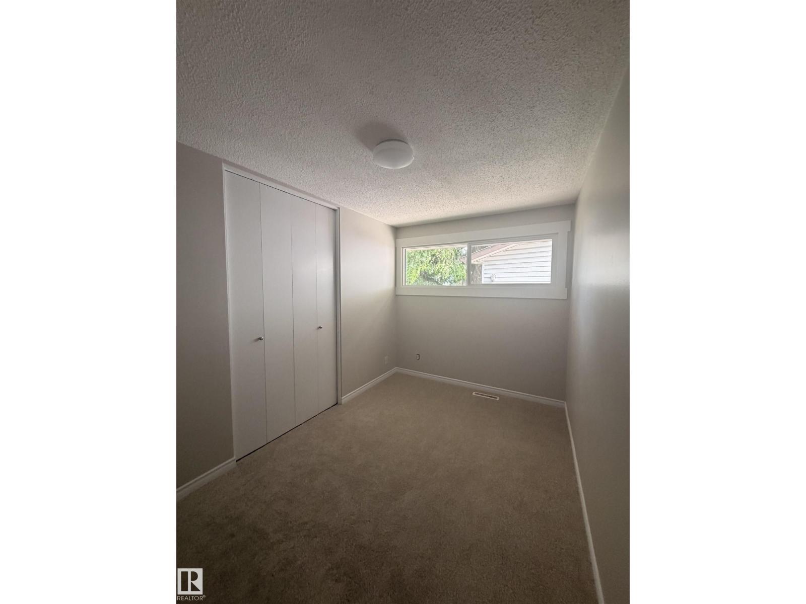 8 SAVOY PL — photo 31
