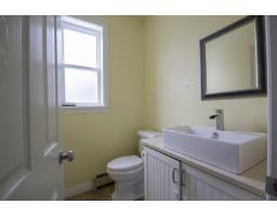 12136 100a Avenue, Surrey, BC V3V2Y5 Photo 13