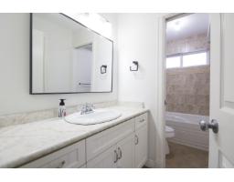12136 100a Avenue, Surrey, BC V3V2Y5 Photo 15