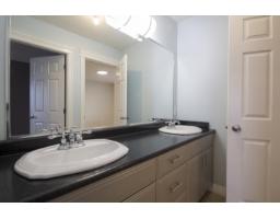 12136 100a Avenue, Surrey, BC V3V2Y5 Photo 19