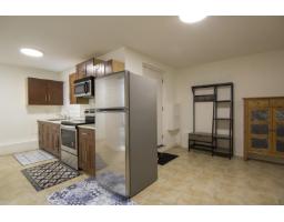 12136 100a Avenue, Surrey, BC V3V2Y5 Photo 27