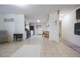 12136 100a Avenue, Surrey, BC V3V2Y5 Photo 34