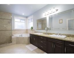 12136 100a Avenue, Surrey, BC V3V2Y5 Photo 9