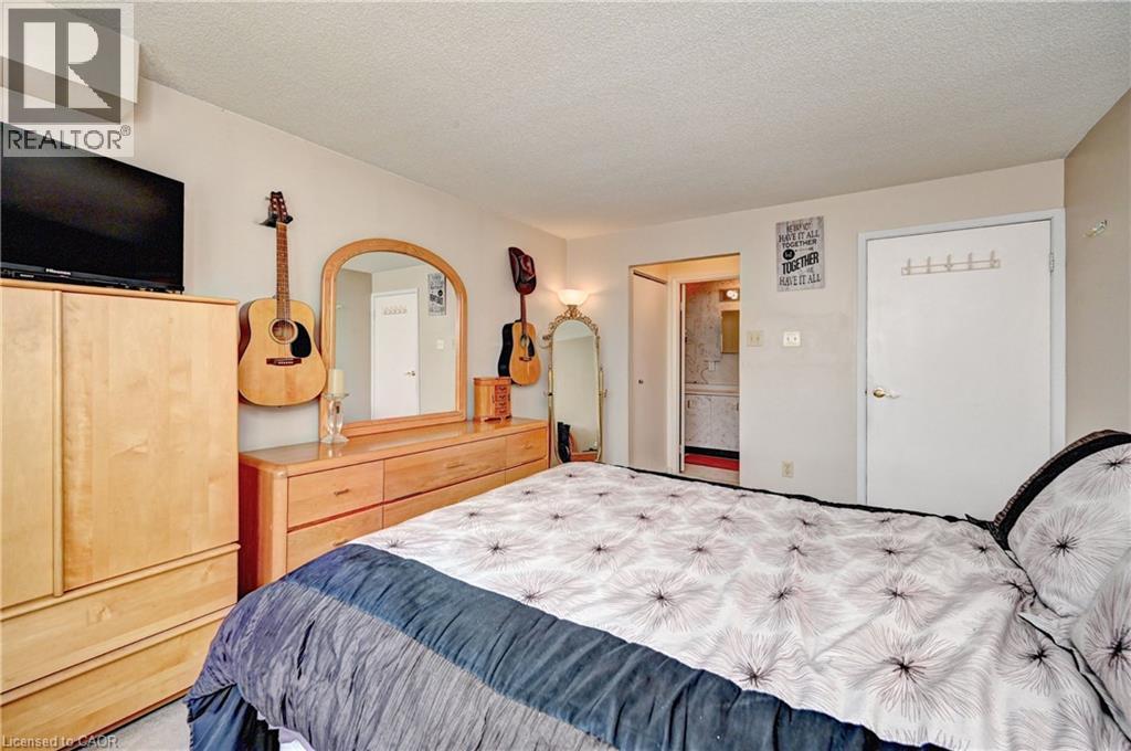 #305 30 BLUE SPRINGS Drive - 22
