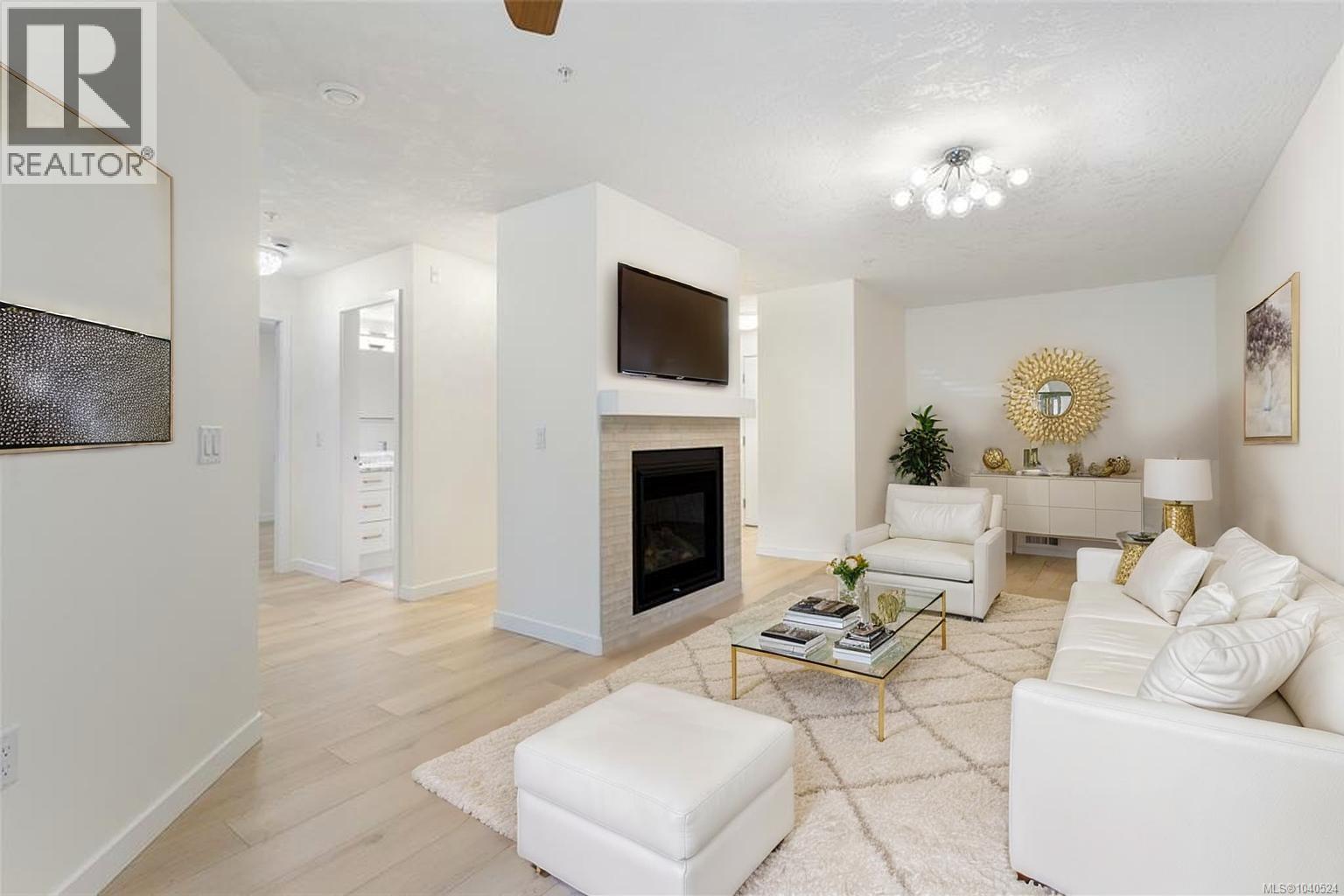 #103 689 Bay St - 1