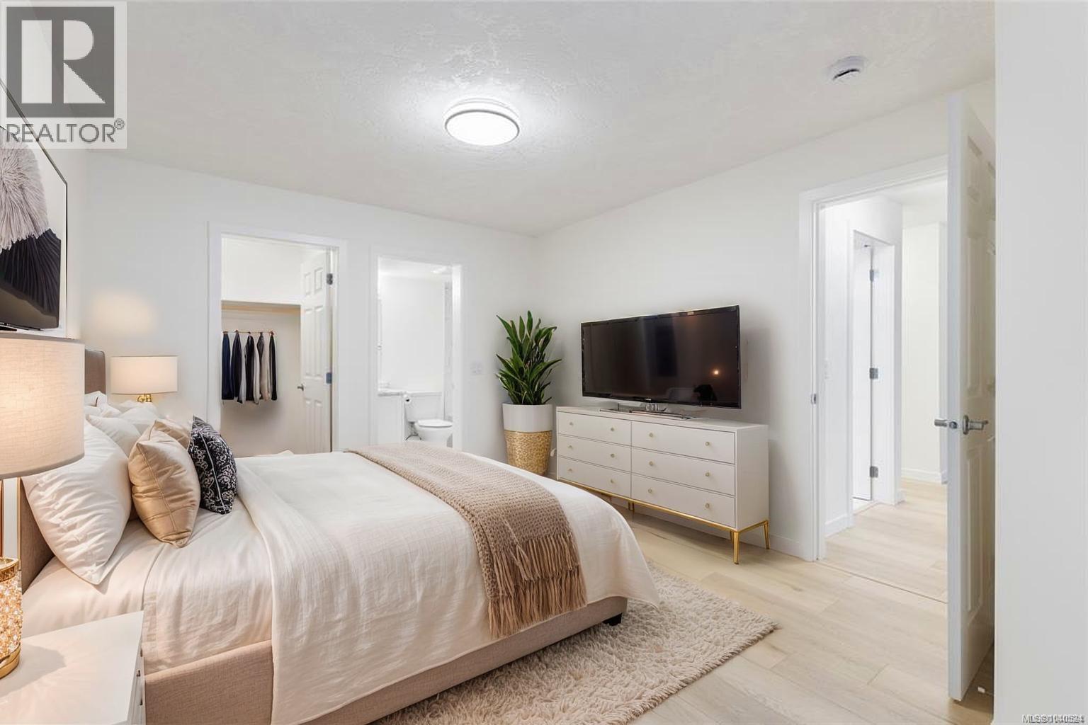 #103 689 Bay St - 2