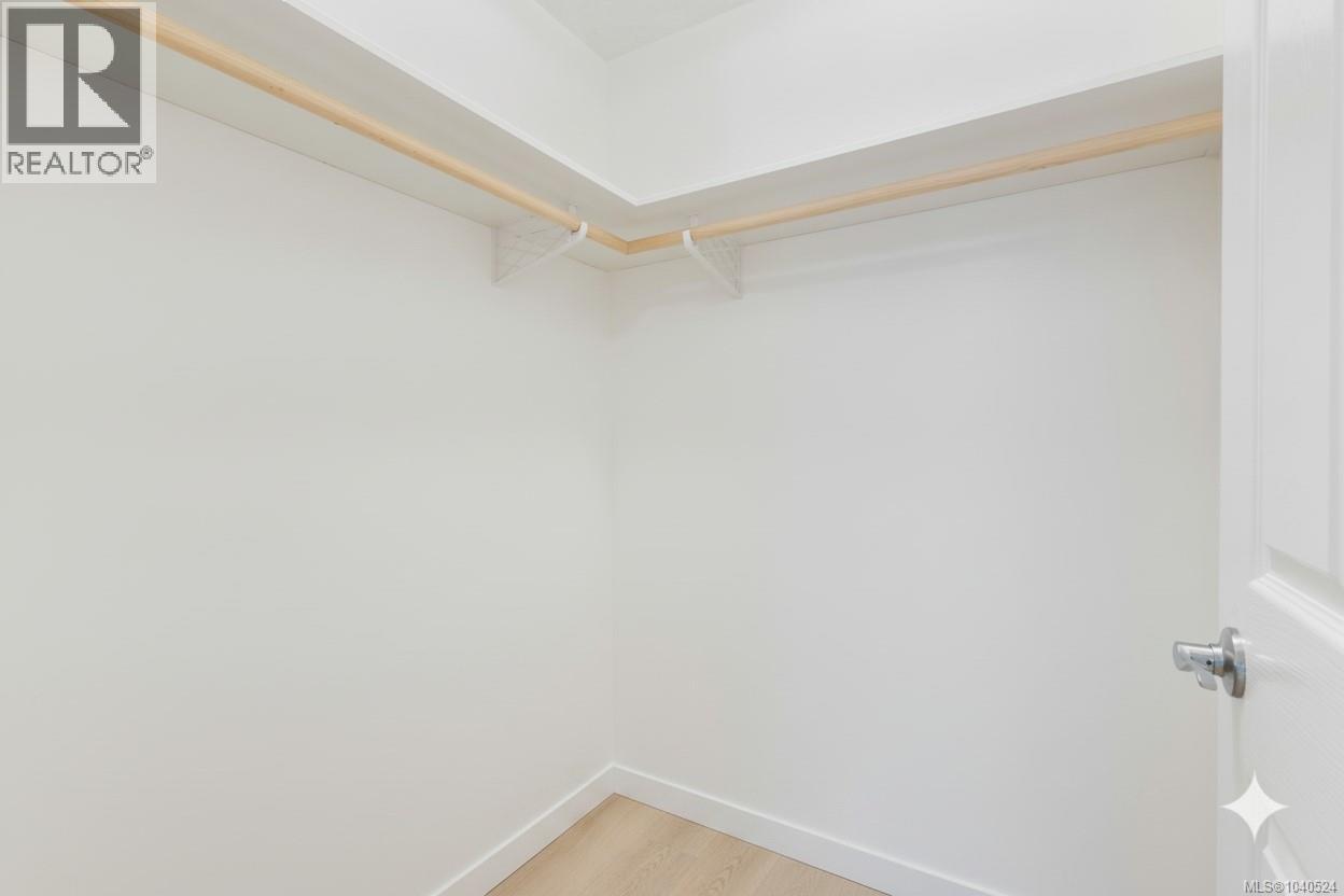 #103 689 Bay St - Image 19