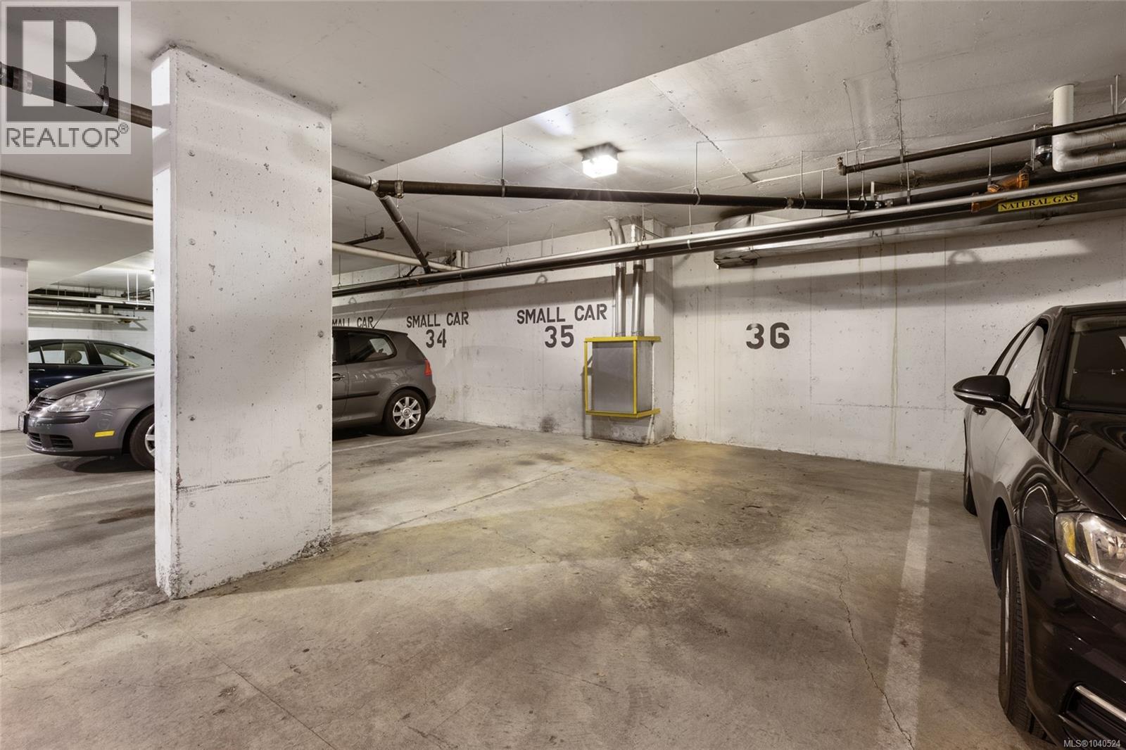 #103 689 Bay St - 27