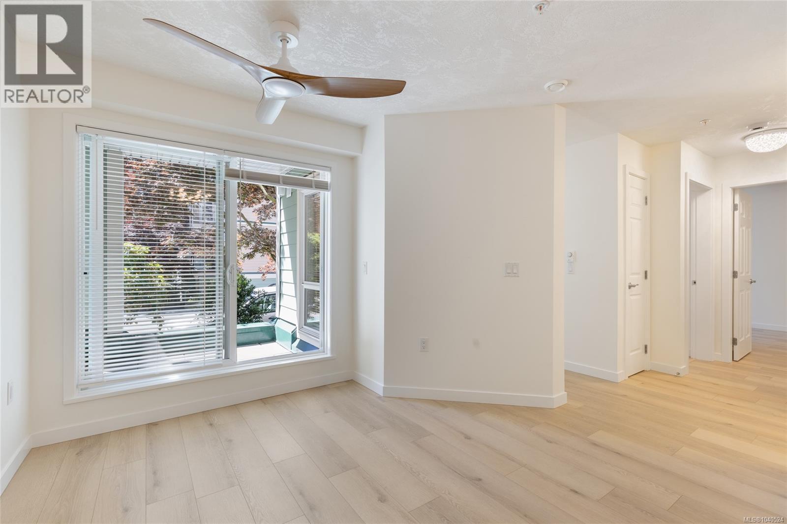 #103 689 Bay St - 11