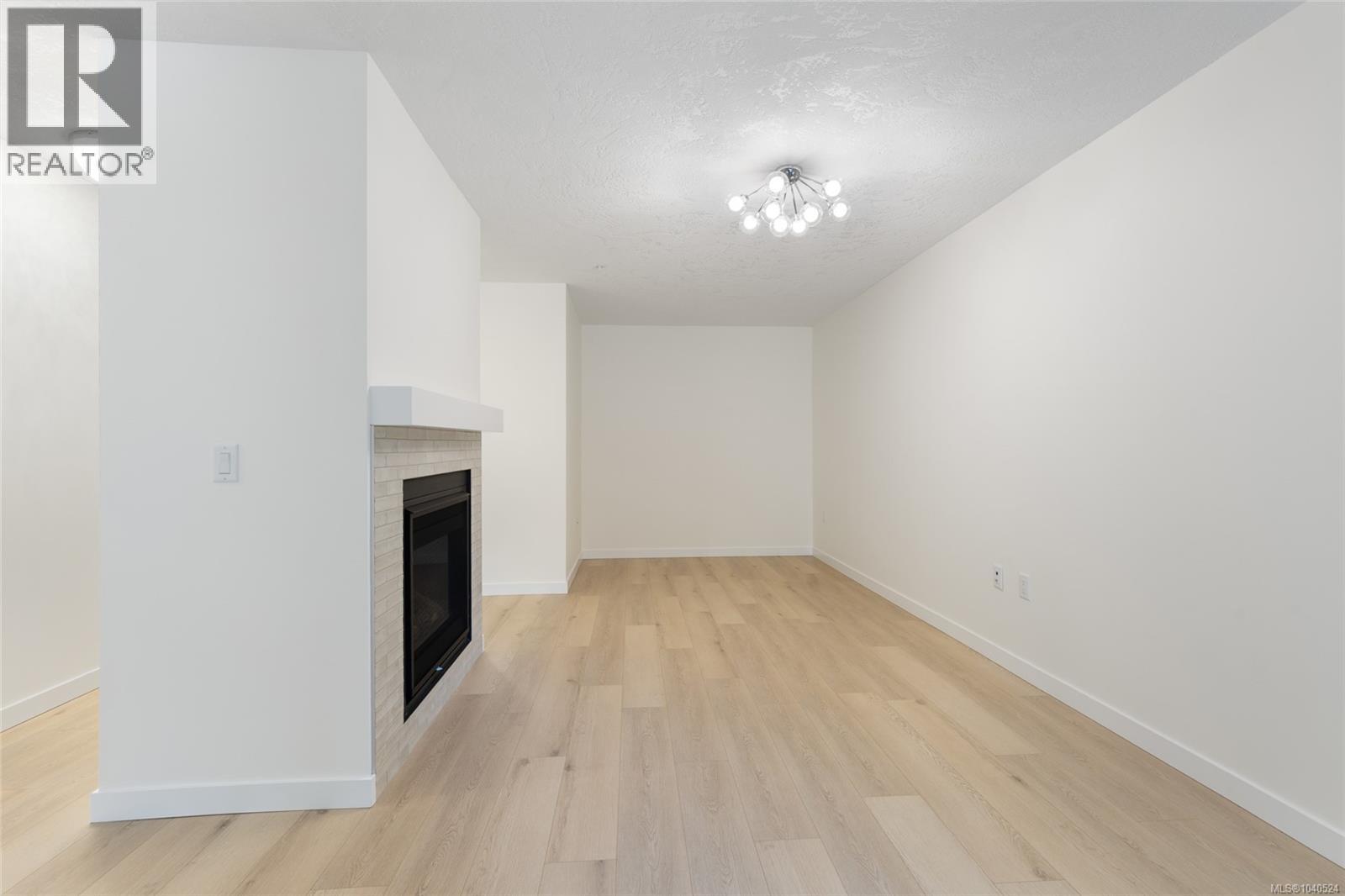 #103 689 Bay St - 9