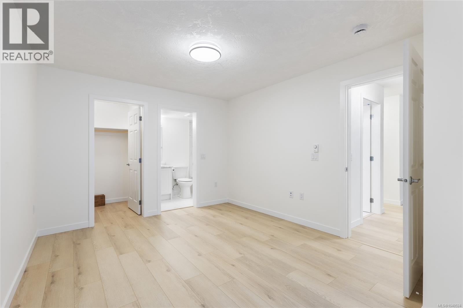 #103 689 Bay St - Image 17
