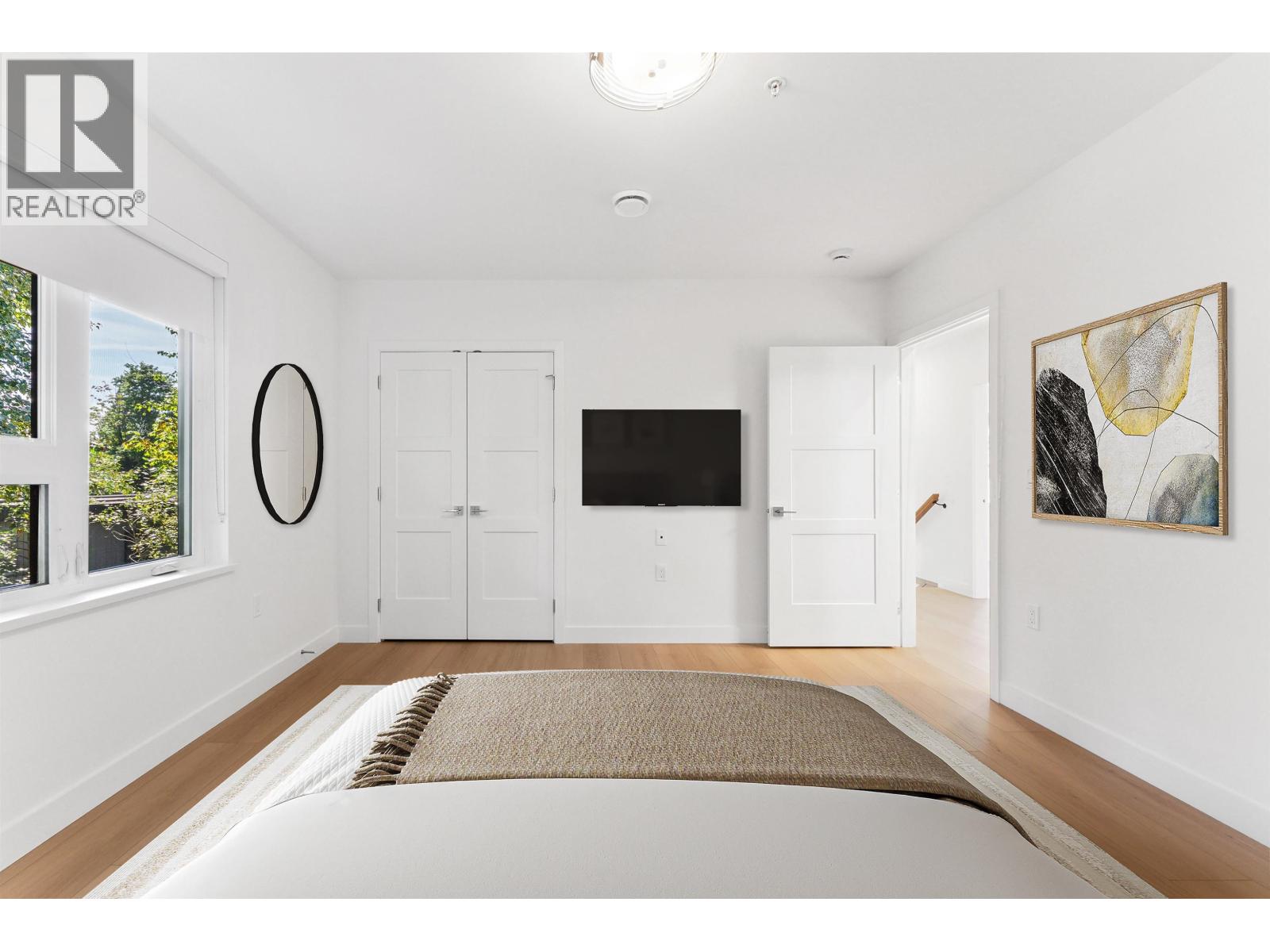 842 ST. DENIS AVENUE, North Vancouver