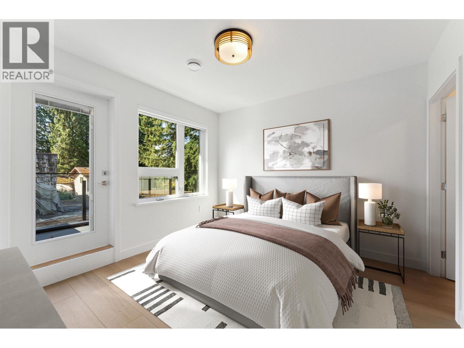 842 ST. DENIS AVENUE, North Vancouver