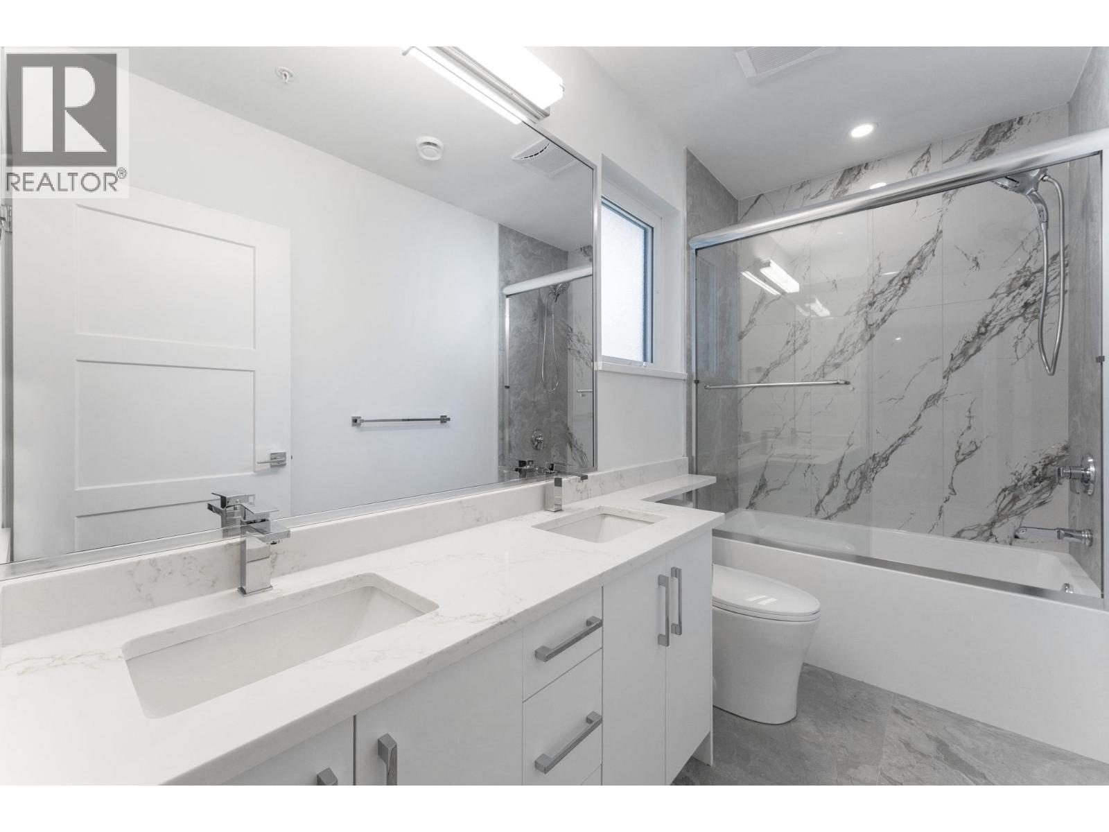 842 ST. DENIS AVENUE, North Vancouver