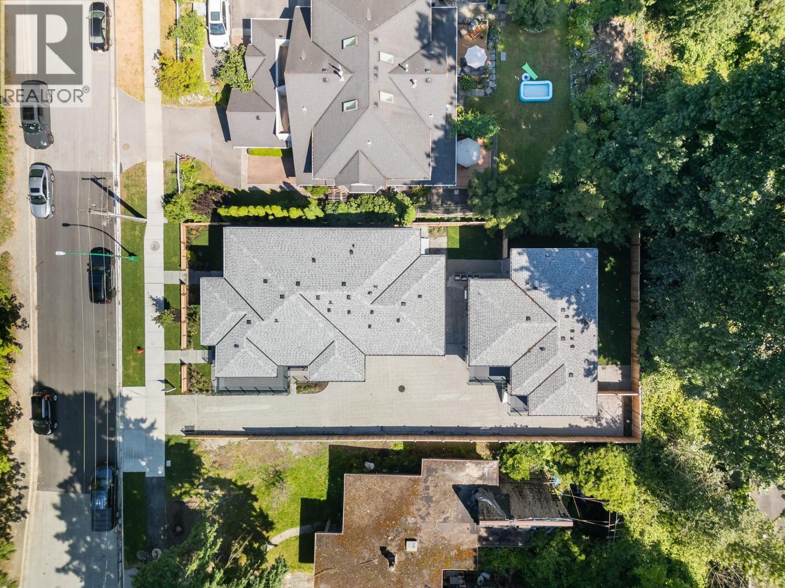 842 ST. DENIS AVENUE, North Vancouver