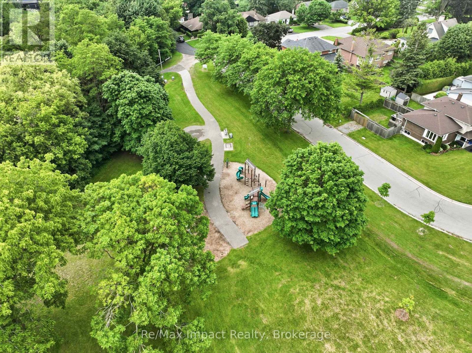 293 BLUE HERON DRIVE - 42