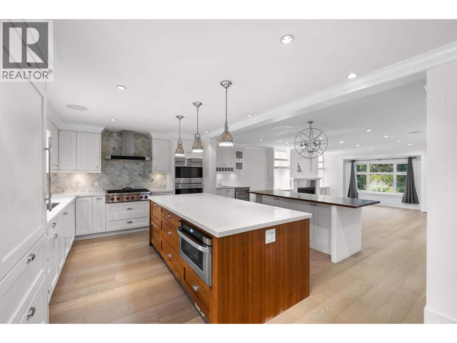 1660 CHARLAND AVENUE, Coquitlam