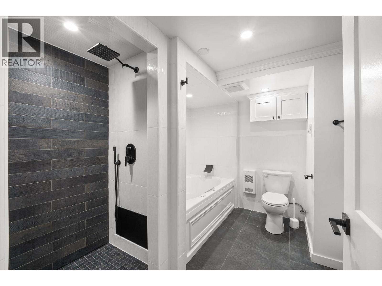 1660 CHARLAND AVENUE, Coquitlam