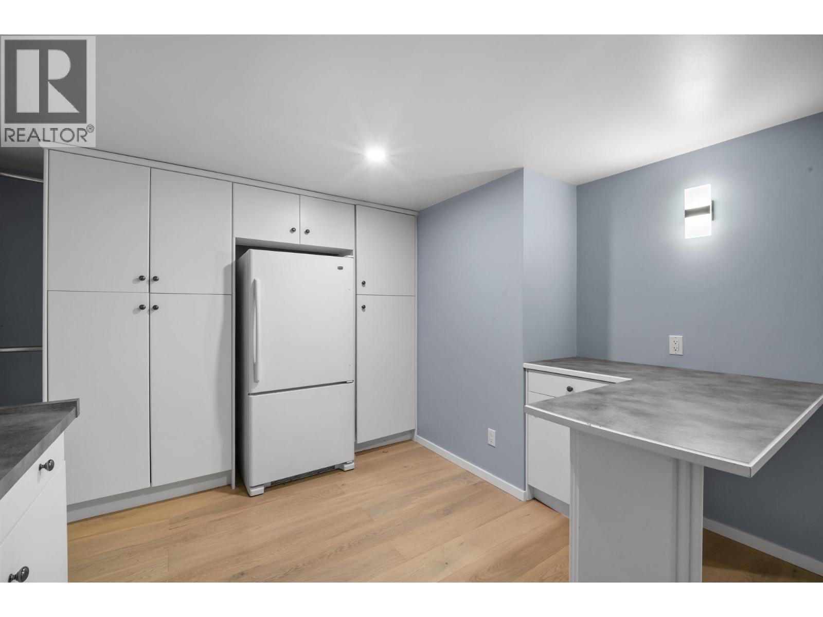 1660 CHARLAND AVENUE, Coquitlam