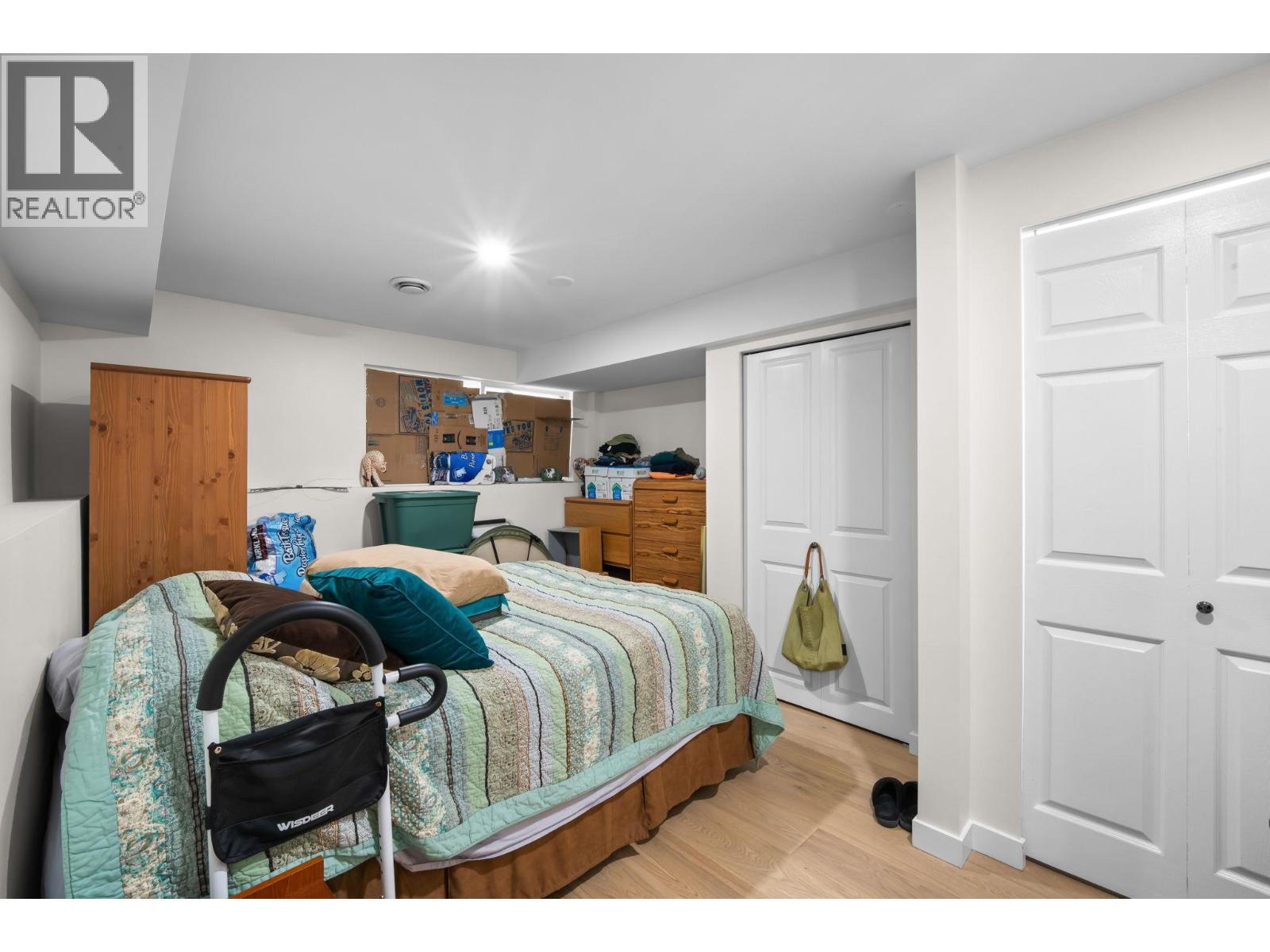 1660 CHARLAND AVENUE, Coquitlam